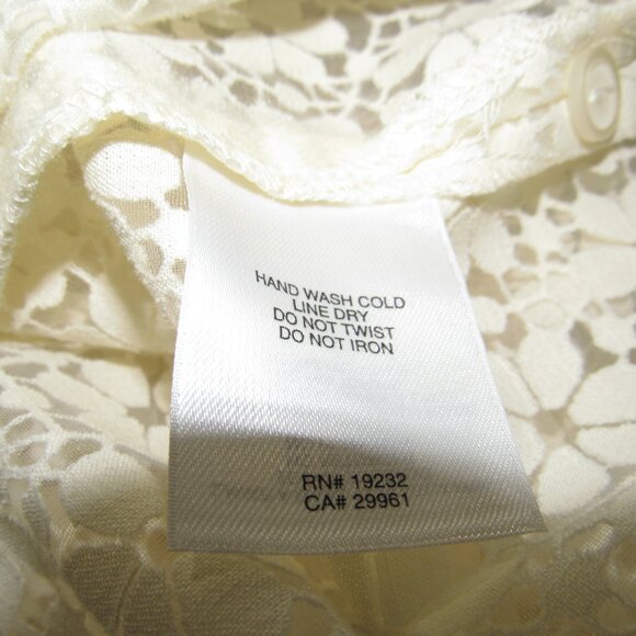 Alfred Dunner Petite Cream Floral Eyelet Lace Button-Up Blouse Size10P - Picture 9 of 9